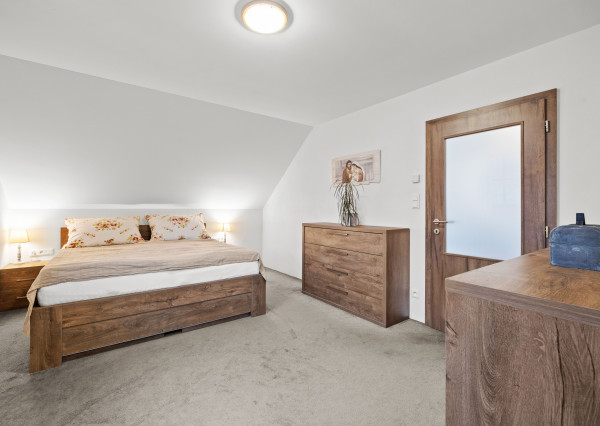 Krásny podpivničený 5-izbový rodinný dom pod lesom