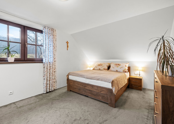 Krásny podpivničený 5-izbový rodinný dom pod lesom