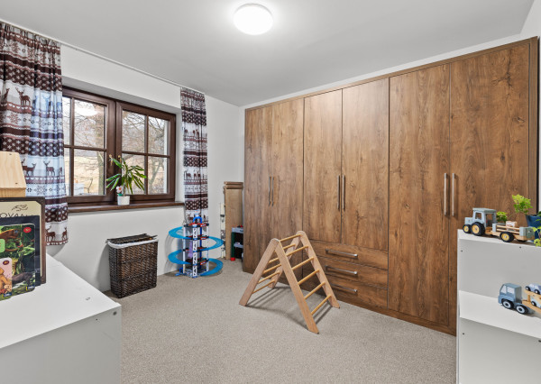 Krásny podpivničený 5-izbový rodinný dom pod lesom