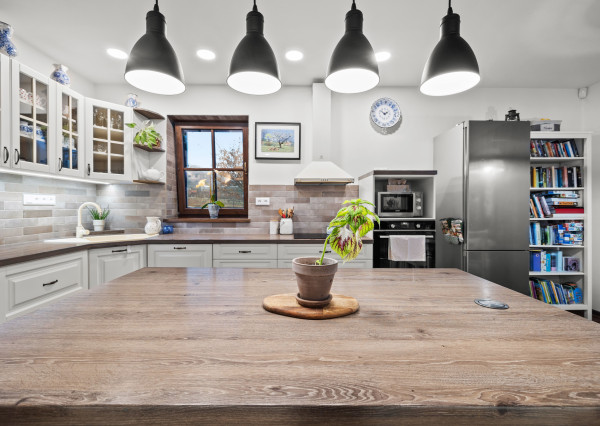 Krásny podpivničený 5-izbový rodinný dom pod lesom