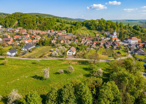 Krásny podpivničený 5-izbový rodinný dom pod lesom