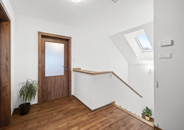 Krásny podpivničený 5-izbový rodinný dom pod lesom