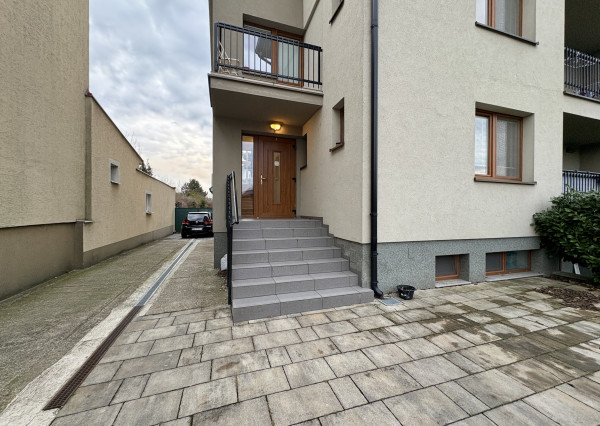 Garsonka v rodinnom dome s parkovaním vo dvore