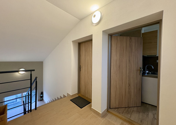 Garsonka v rodinnom dome s parkovaním vo dvore