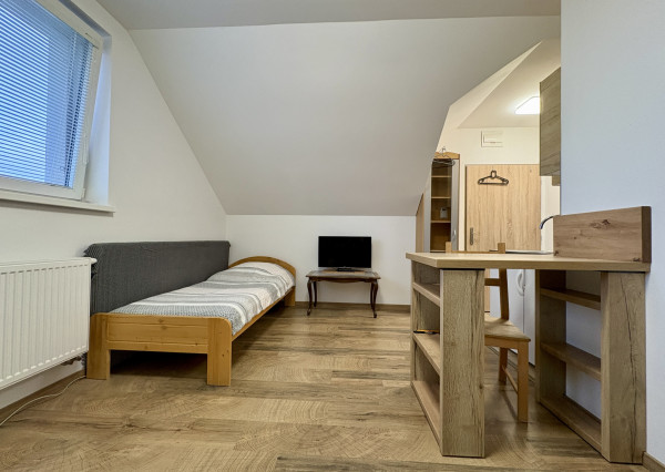 Garsonka v rodinnom dome s parkovaním vo dvore