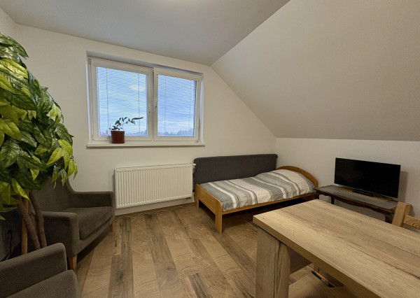 Garsonka v rodinnom dome s parkovaním vo dvore