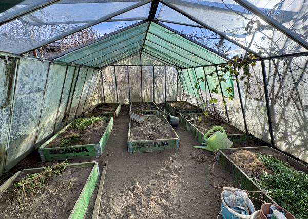 Veľký 2i byt s loggiou a garážou len 5 min. od Senca