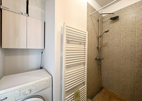 Veľký 2i byt s loggiou a garážou len 5 min. od Senca