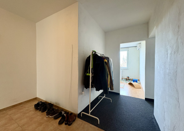 Veľký 2i byt s loggiou a garážou len 5 min. od Senca