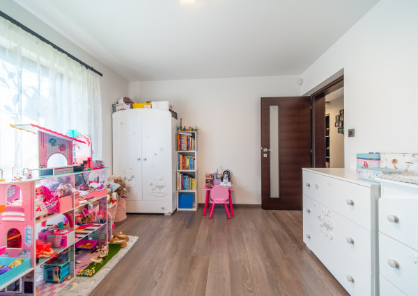 Moderný, kompletne zariadený rodinný dom - Trnava Spiegelsaal