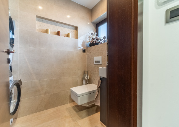 Moderný, kompletne zariadený rodinný dom - Trnava Spiegelsaal