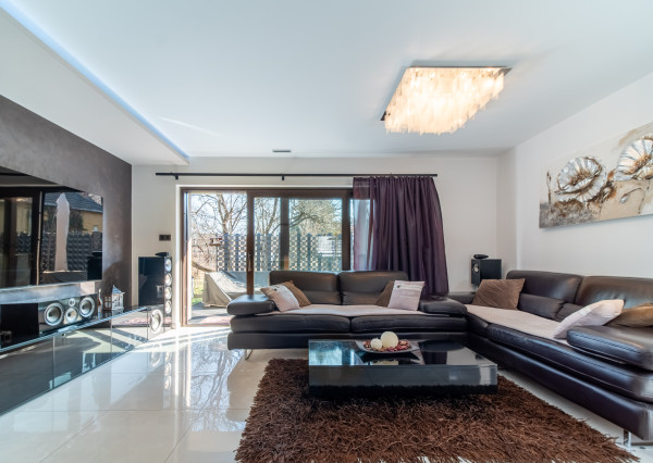 Moderný, kompletne zariadený rodinný dom - Trnava Spiegelsaal