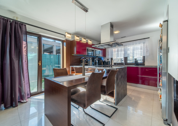 Moderný, kompletne zariadený rodinný dom - Trnava Spiegelsaal