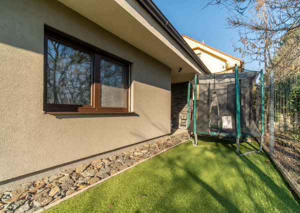 Moderný, kompletne zariadený rodinný dom - Trnava Spiegelsaal