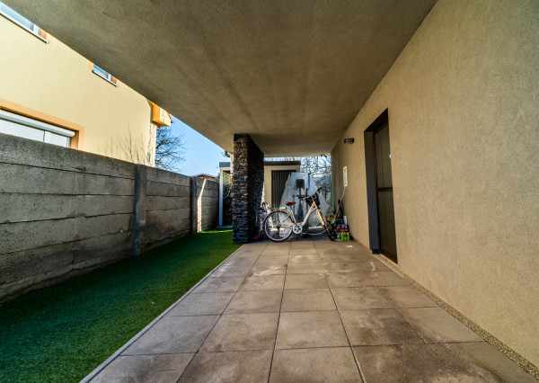 Moderný, kompletne zariadený rodinný dom - Trnava Spiegelsaal