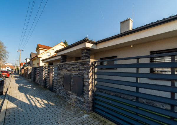 Moderný, kompletne zariadený rodinný dom - Trnava Spiegelsaal