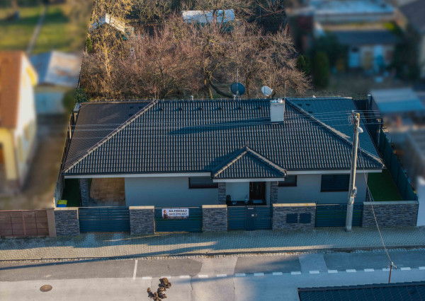 Moderný, kompletne zariadený rodinný dom - Trnava Spiegelsaal