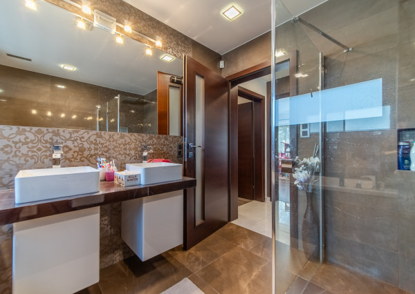 Moderný, kompletne zariadený rodinný dom - Trnava Spiegelsaal