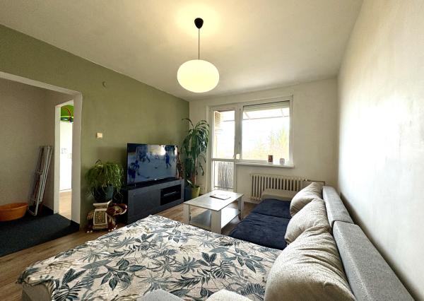 Veľký 2i byt s loggiou a garážou len 5 min. od Senca