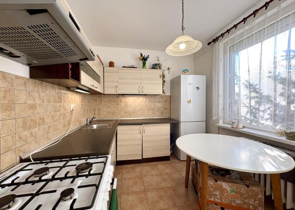 Veľký 2i byt s loggiou a garážou len 5 min. od Senca