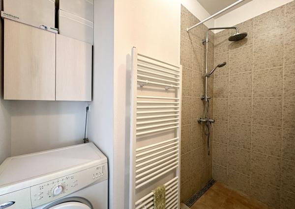 Veľký 2i byt s loggiou a garážou len 5 min. od Senca