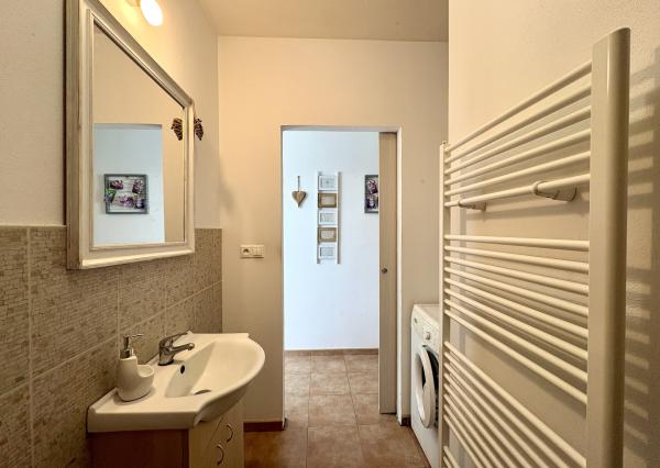 Veľký 2i byt s loggiou a garážou len 5 min. od Senca