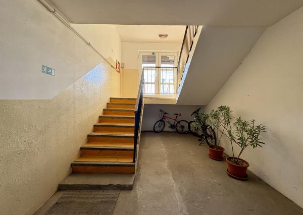 Veľký 2i byt s loggiou a garážou len 5 min. od Senca