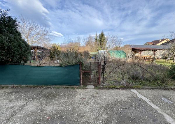 Veľký 2i byt s loggiou a garážou len 5 min. od Senca