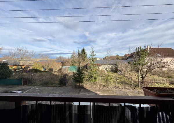 Veľký 2i byt s loggiou a garážou len 5 min. od Senca