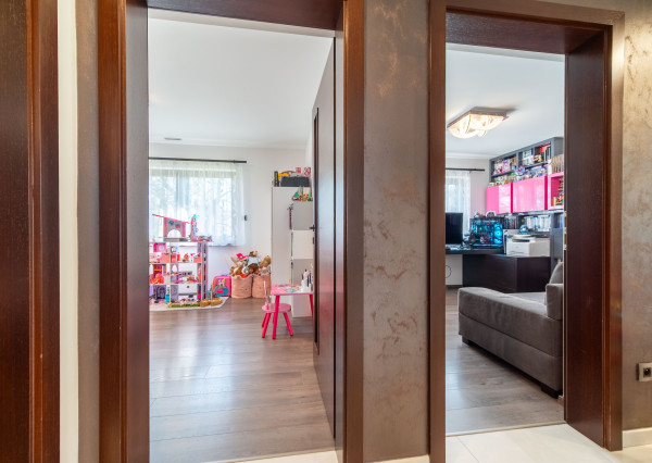 Moderný, kompletne zariadený rodinný dom - Trnava Spiegelsaal