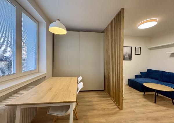 Buď prvý - Kompletne zrekonštruovaný, zariadený 1,5-izbový byt na skok od centra