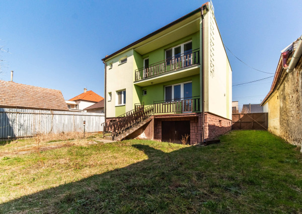 Priestranný 5i dom | pivnica | garáž | pozemok 2013 m2 | len 15 min. od Trnavy