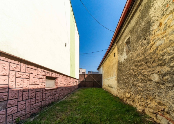 Priestranný 5i dom | pivnica | garáž | pozemok 2013 m2 | len 15 min. od Trnavy