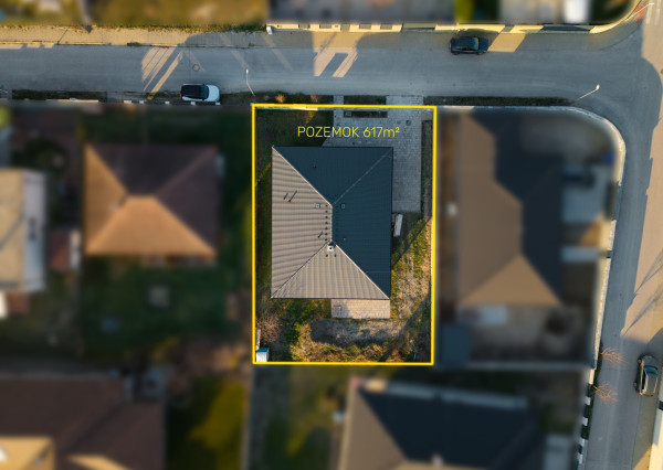Skolaudovaný rodinný dom 4+1 s modernými technológiami, pozemok 617 m²