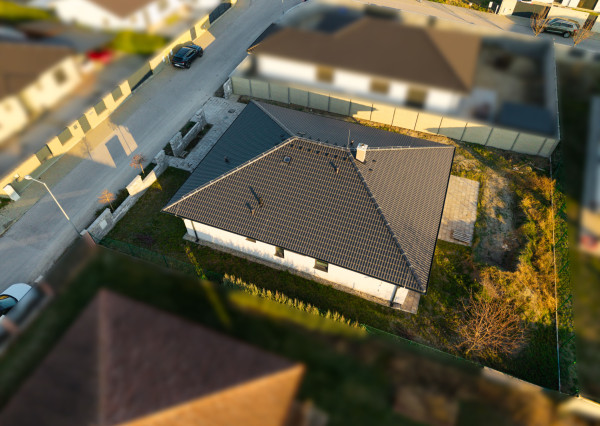 Skolaudovaný rodinný dom 4+1 s modernými technológiami, pozemok 617 m²