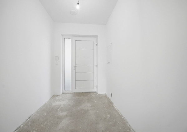 Skolaudovaný rodinný dom 4+1 s modernými technológiami, pozemok 617 m²