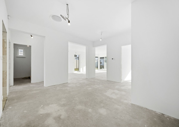 Skolaudovaný rodinný dom 4+1 s modernými technológiami, pozemok 617 m²