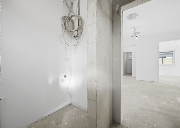 Skolaudovaný rodinný dom 4+1 s modernými technológiami, pozemok 617 m²