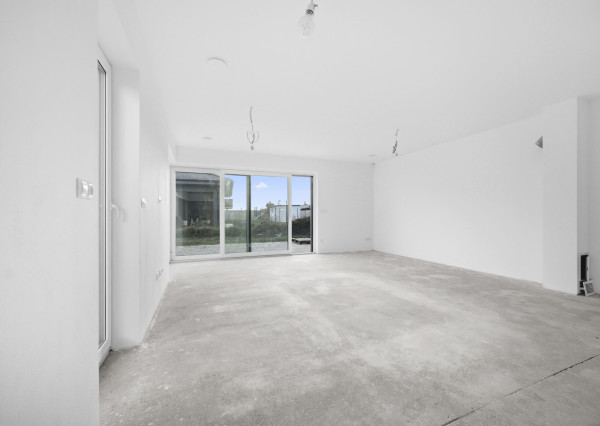 Skolaudovaný rodinný dom 4+1 s modernými technológiami, pozemok 617 m²