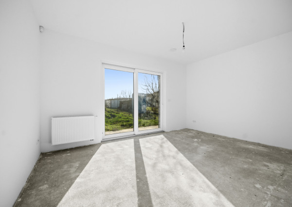 Skolaudovaný rodinný dom 4+1 s modernými technológiami, pozemok 617 m²