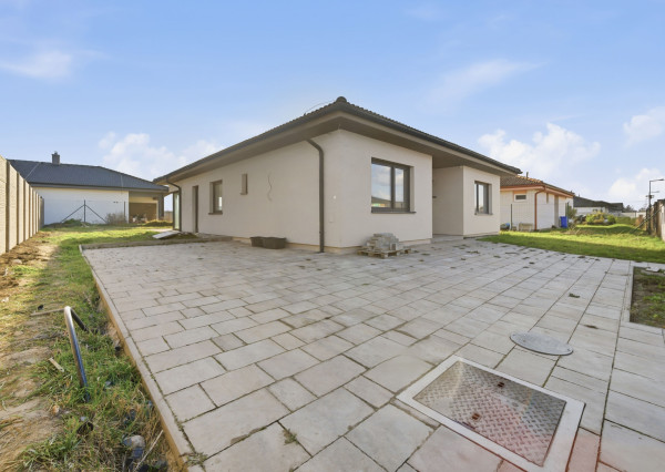 Skolaudovaný rodinný dom 4+1 s modernými technológiami, pozemok 617 m²