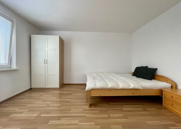 Zariadený 1-izbový byt v RD s parkovacím miestom