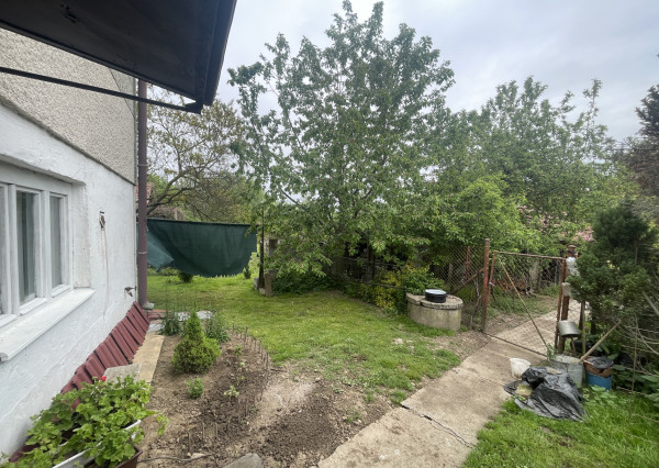 Dvojpodlažný rodinný dom na krásnom veľkom pozemku