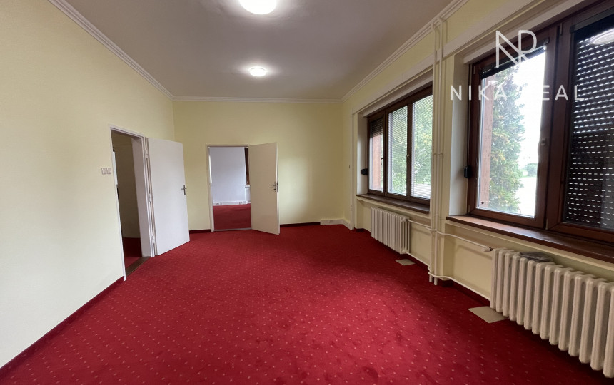 Nadherná mestská vila s luxusnou záhradou  napredaj / prenájom-vhodná ako kancelárske priestory firmy