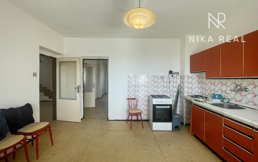 Veľký 5i RD pod Malými Karpatami, pivnica, pozemok 2013 m2