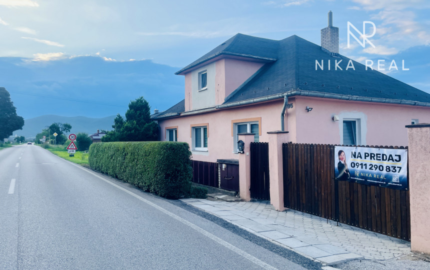 Štýlový, zrekonštruovaný, zariadený rodinný dom pripravený na okamžité nasťahovanie