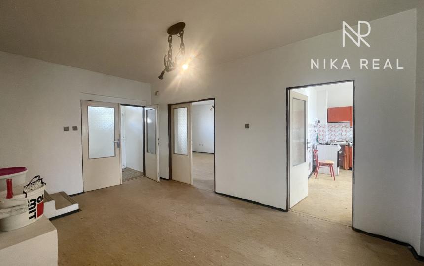 Veľký 5i RD pod Malými Karpatami, pivnica, pozemok 2013 m2