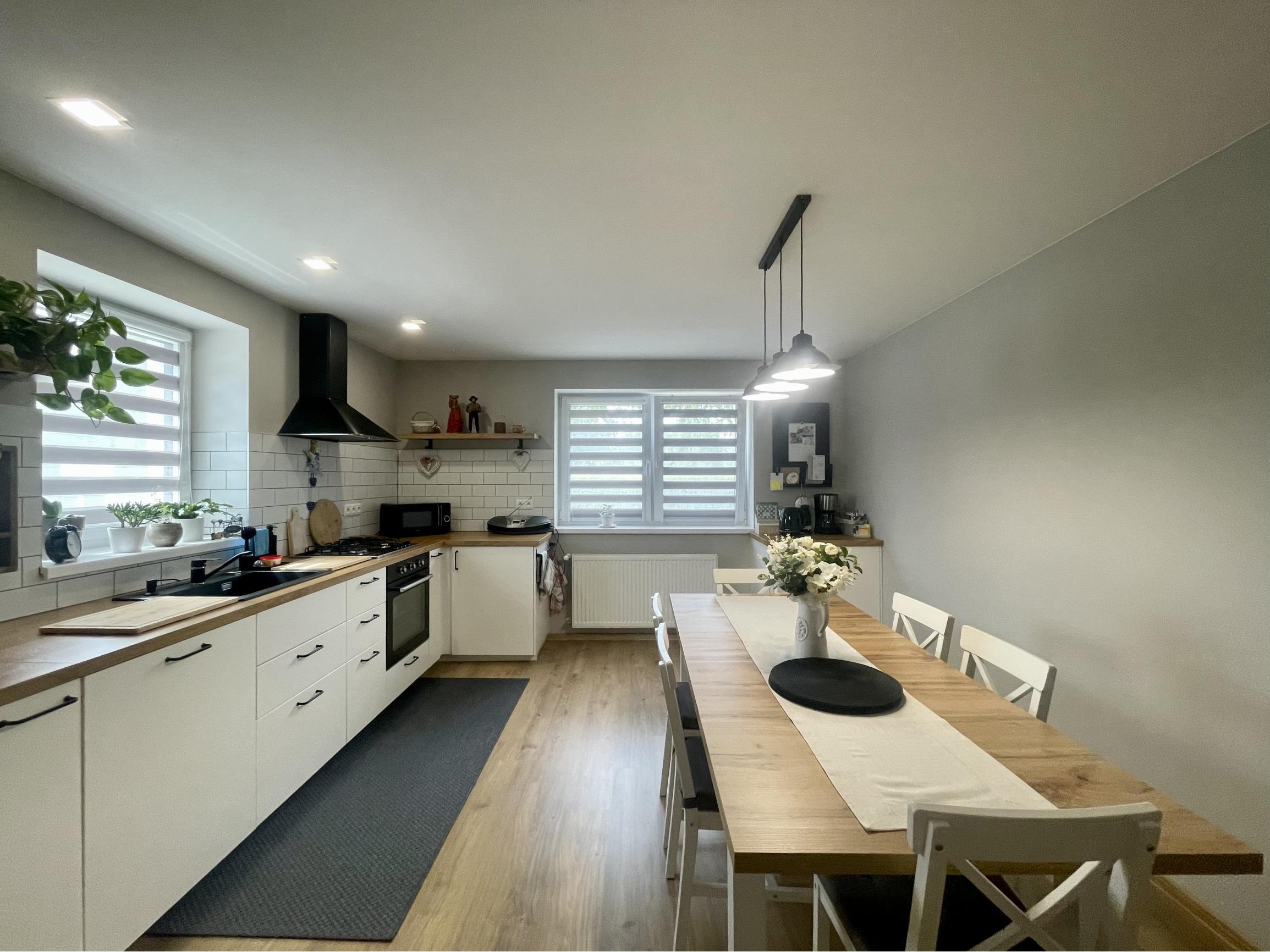 Štýlový, zrekonštruovaný a zariadený rodinný dom len 10 min od Trnavy